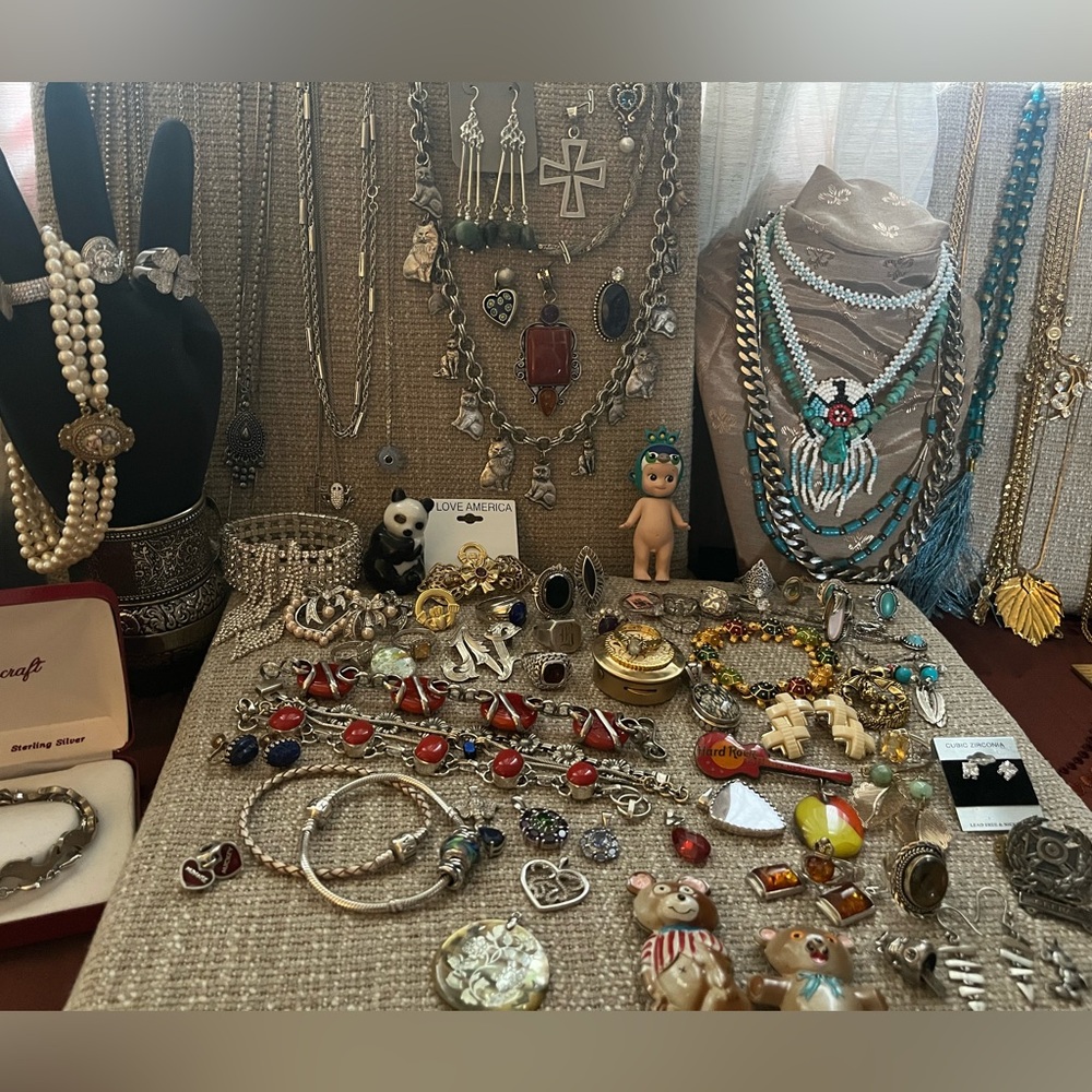 🍀LIVE AUCTION NOTIFICATION 🍀🤗🤗🍀CLOSET IS OPEN TODAY! Come say hello! - Picture 7 of 13
